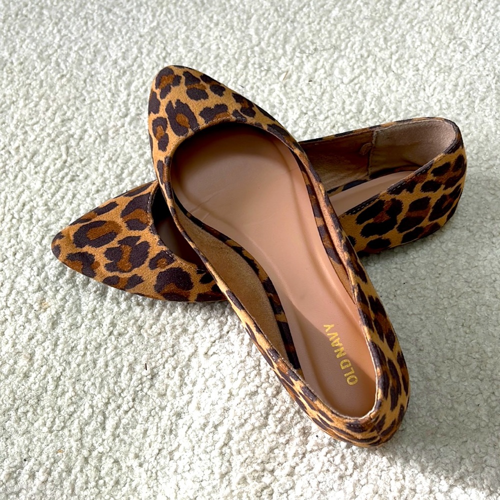 Old Navy Printed flats Size 9